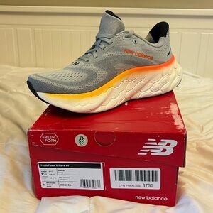 Men’s 9.5 new balance tennis shoes